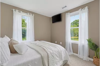460 Richardson Ave, Attleboro, MA 02703 - Photo 20