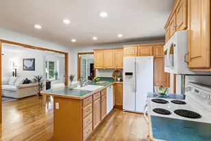 32 Shaker Ln, Littleton, MA 01460 - Photo 16