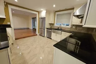 633 Saw Mill Brook Pkwy, Newton, MA 02459 - Photo 8