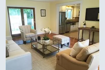 633 Saw Mill Brook Pkwy #1, Newton, MA 02459 - Photo 2
