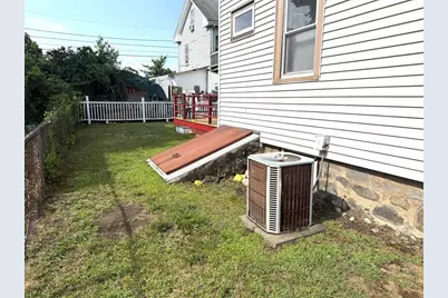 268 Newton St, Waltham, MA 02453 - Photo 6