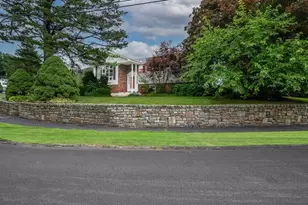 36 Roman Dr, Shrewsbury, MA 01545 - Photo 2