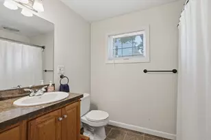63 Vine St, Leominster, MA 01453 - Photo 16