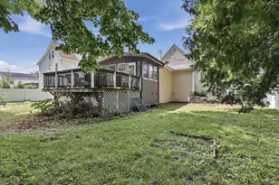 63 Vine St, Leominster, MA 01453 - Photo 26