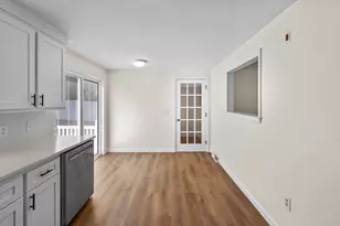5 Grove St, Plainville, MA 02762 - Photo 16