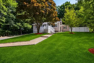 5 Grove St, Plainville, MA 02762 - Photo 2