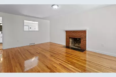 5 Grove St, Plainville, MA 02762 - Photo 12
