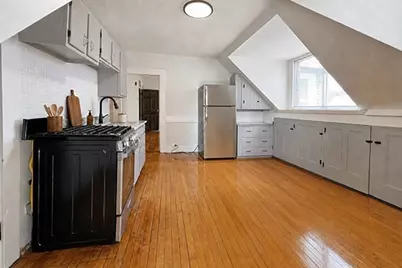 159 Brown St #6, Waltham, MA 02453 - Photo 2