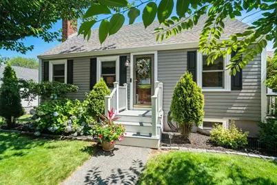 86 Redfield Rd, Wakefield, MA 01880 - Photo 1