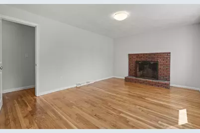 543 Cross St, Bridgewater, MA 02324 - Photo 6