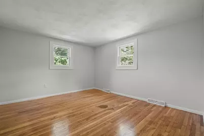 543 Cross St, Bridgewater, MA 02324 - Photo 10