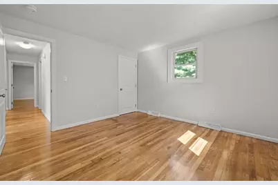 543 Cross St, Bridgewater, MA 02324 - Photo 8