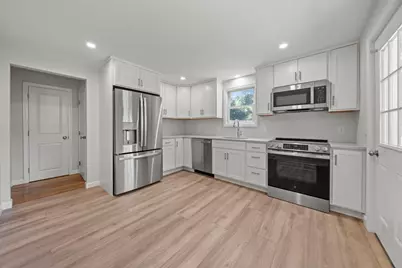 543 Cross St, Bridgewater, MA 02324 - Photo 2