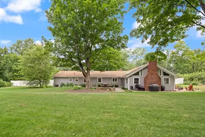 9 Wild Rose Dr, Andover, MA 01810 - Photo 2