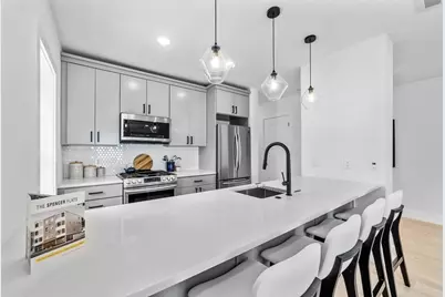 208 Spencer #7, Chelsea, MA 02150 - Photo 8