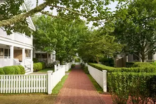 131 North Water St-Huxford Cottage, Edgartown, MA 02539 - Photo 2