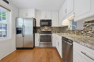 206 Laurelwood Dr, Hopedale, MA 01747 - Photo 6