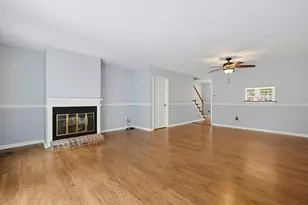 206 Laurelwood Dr, Hopedale, MA 01747 - Photo 12