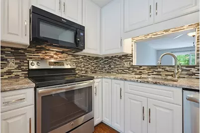206 Laurelwood Dr #206, Hopedale, MA 01747 - Photo 8