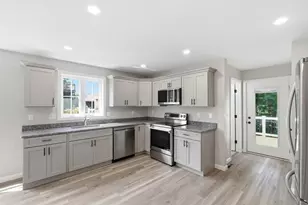 71 Pine St, Warren, MA 01083 - Photo 4