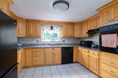 70 Sherwood Hill Dr, Holden, MA 01520 - Photo 2