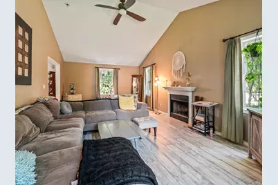 4 Commonwealth Ave, Auburn, MA 01501 - Photo 22