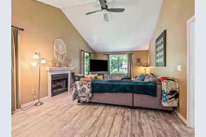 4 Commonwealth Ave, Auburn, MA 01501 - Photo 18