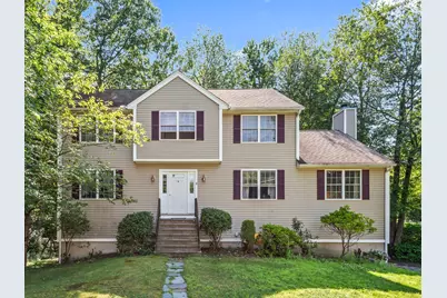 4 Commonwealth Ave, Auburn, MA 01501 - Photo 1