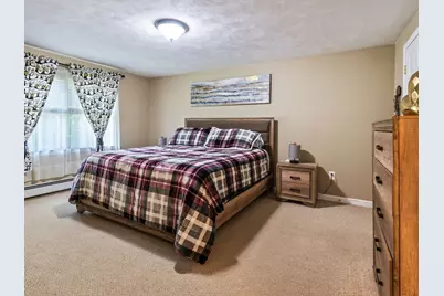 4 Commonwealth Ave, Auburn, MA 01501 - Photo 32