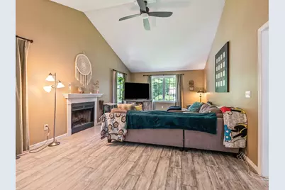 4 Commonwealth Ave, Auburn, MA 01501 - Photo 18