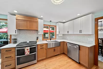 210 Boxwood Ln, Bridgewater, MA 02324 - Photo 6