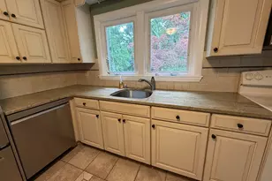7 Wayne Dr, Foxboro, MA 02035 - Photo 4