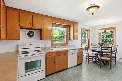 12 Wilbraview Dr, Wilbraham, MA 01095 - Photo 8