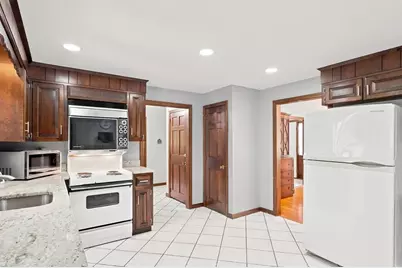 8 Flanagan Drive, Framingham, MA 01701 - Photo 14