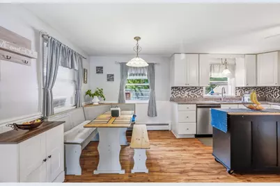 37 Parker St, Fitchburg, MA 01420 - Photo 8