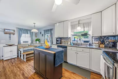 37 Parker St, Fitchburg, MA 01420 - Photo 6