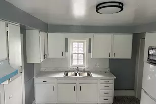 26 Summer St, Leominster, MA 01453 - Photo 2