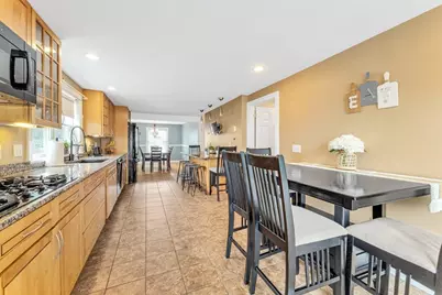 9 Berwick Street, Boston, MA 02132 - Photo 8