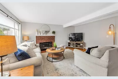 9 Berwick Street, Boston, MA 02132 - Photo 4