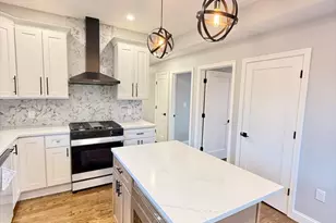 60-62 Wellsmere Rd, Boston, MA 02131 - Photo 2