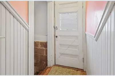 13 Endicott St, Lawrence, MA 01841 - Photo 24