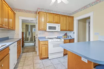 13 Endicott St, Lawrence, MA 01841 - Photo 10
