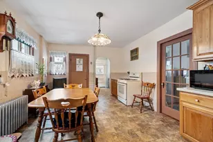 8 Chase St, Beverly, MA 01915 - Photo 4