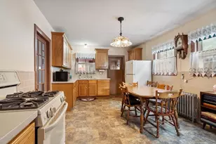 8 Chase St, Beverly, MA 01915 - Photo 6