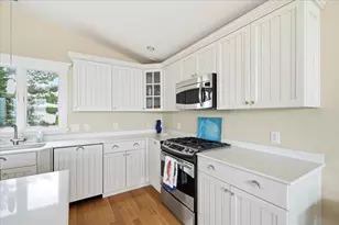 163 Beach Ave, Hull, MA 02045 - Photo 10