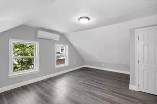 50-52 Willow St, Lowell, MA 01852 - Photo 10