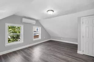 50-52 Willow St, Lowell, MA 01852 - Photo 10