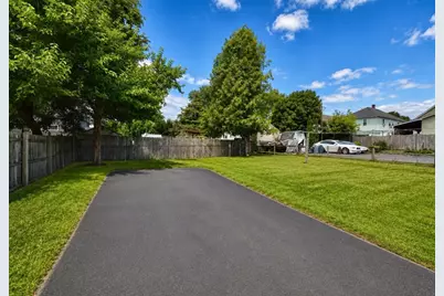 24-26 Pequot St, Springfield, MA 01151 - Photo 34