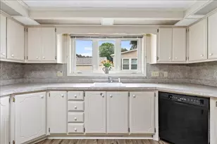 60 Leisurewoods Dr, Rockland, MA 02370 - Photo 4