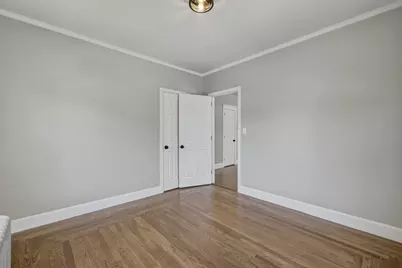 61 W Glen St, Holyoke, MA 01040 - Photo 32